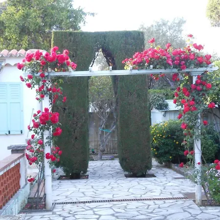 Clementine On Patio And Garden 1 Star Apartment Antibes